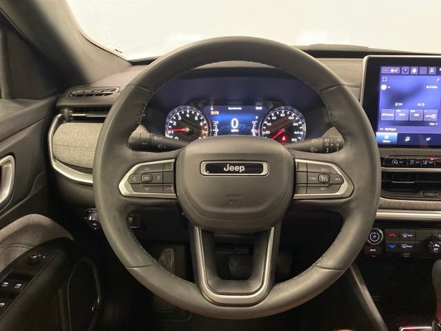 Used 2023 Jeep Compass Latitude w/ Sun and Sound Group AWD/4WD image 16