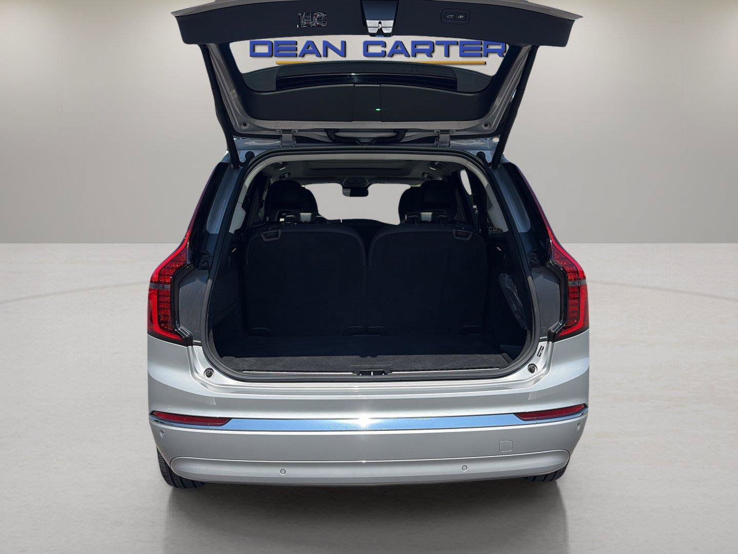 Used 2025 Volvo XC90 B6 Plus AWD/4WD image 25