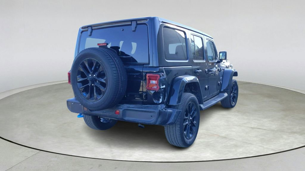 Used 2022 Jeep Wrangler Unlimited Sahara w/ Cold Weather Group image 6
