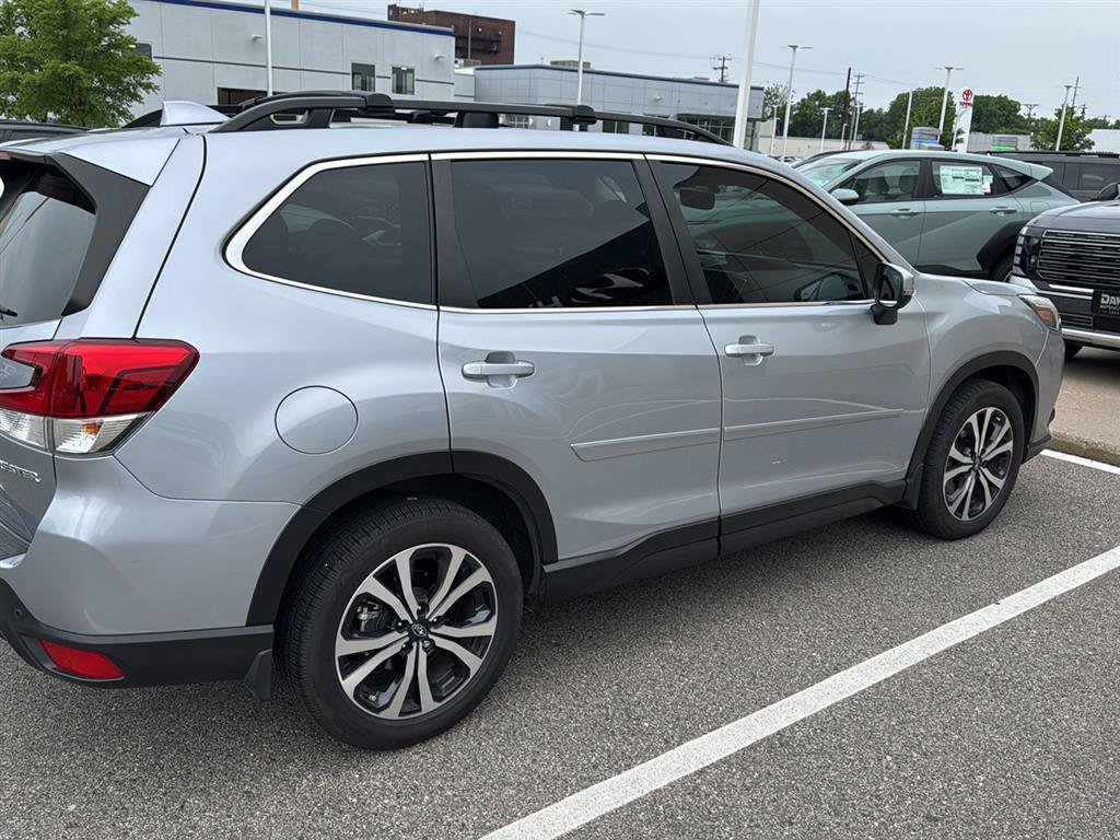 Used 2022 Subaru Forester Limited w/ Popular Package #3 AWD/4WD image 16