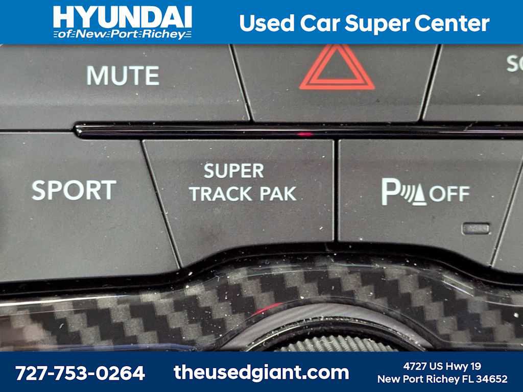 Used 2023 Dodge Challenger R/T w/ Plus Package RWD image 28