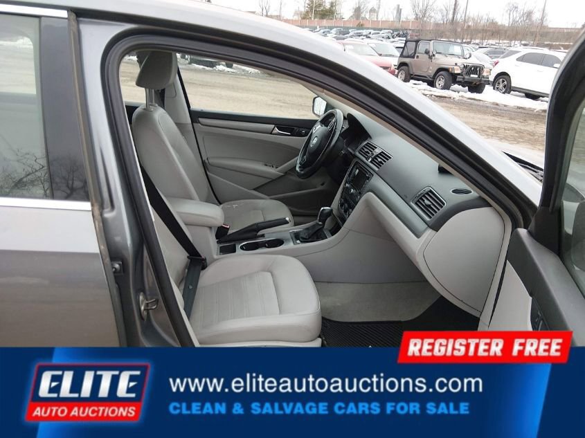 Used 2015 Volkswagen Passat 1.8T SE image 9