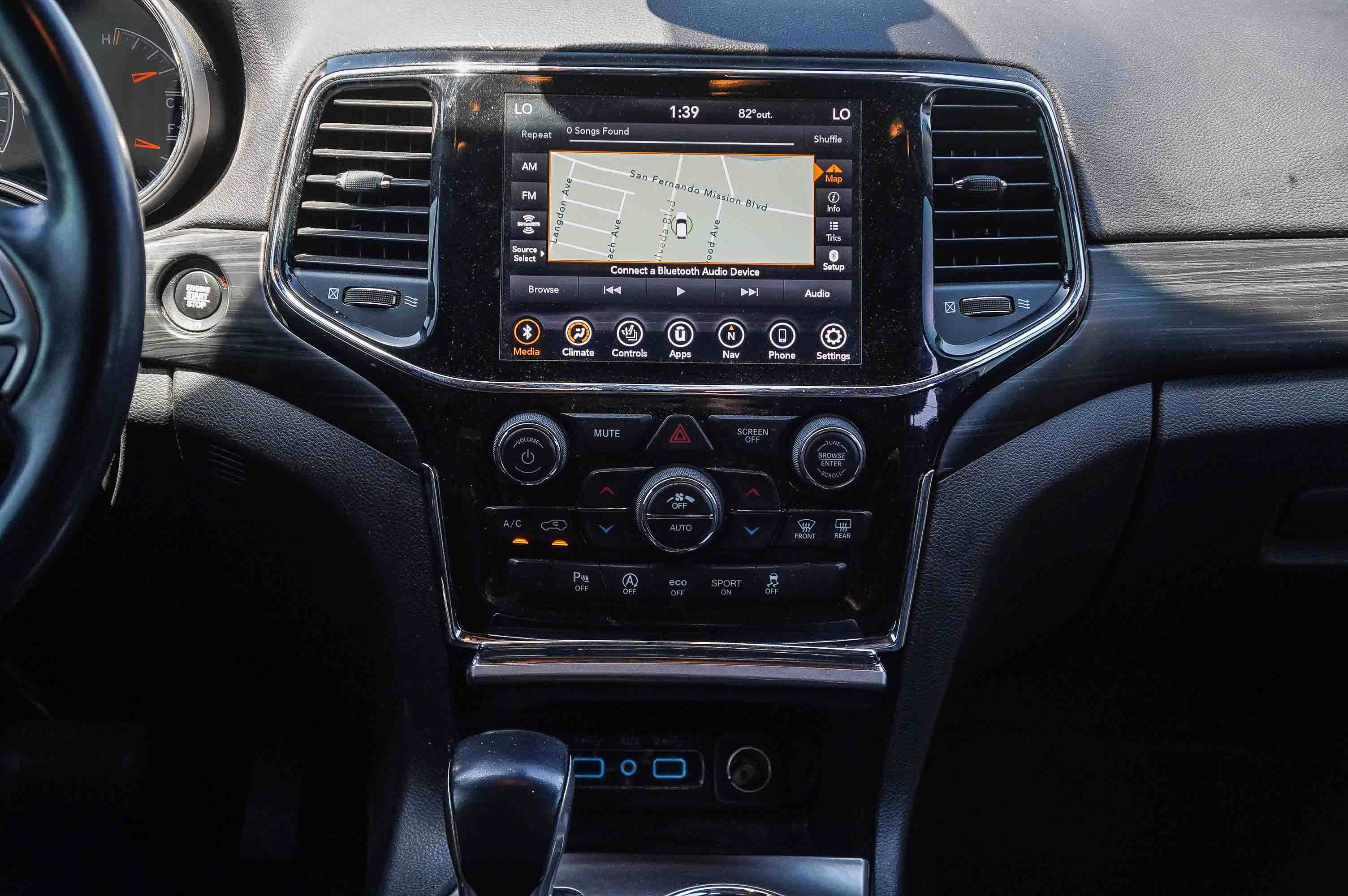 Used 2020 Jeep Grand Cherokee Altitude AWD/4WD image 14