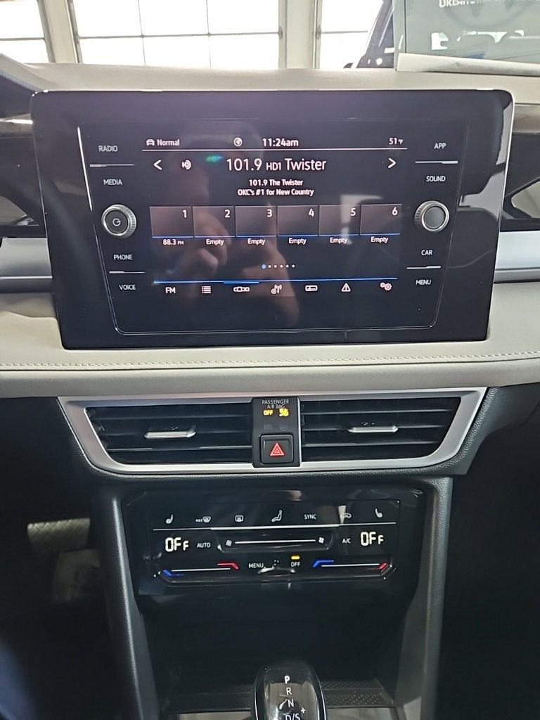 New 2026 Volkswagen Taos SE image 29