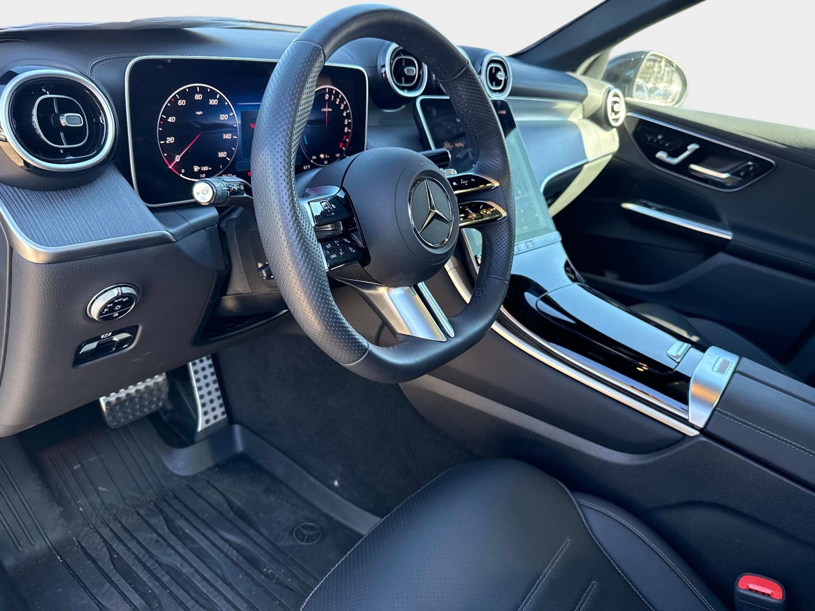 Used 2025 Mercedes-Benz GLC 350e 4MATIC image 22