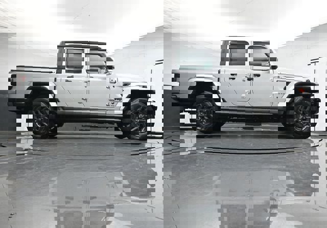 Used 2024 Jeep Gladiator Sport image 34