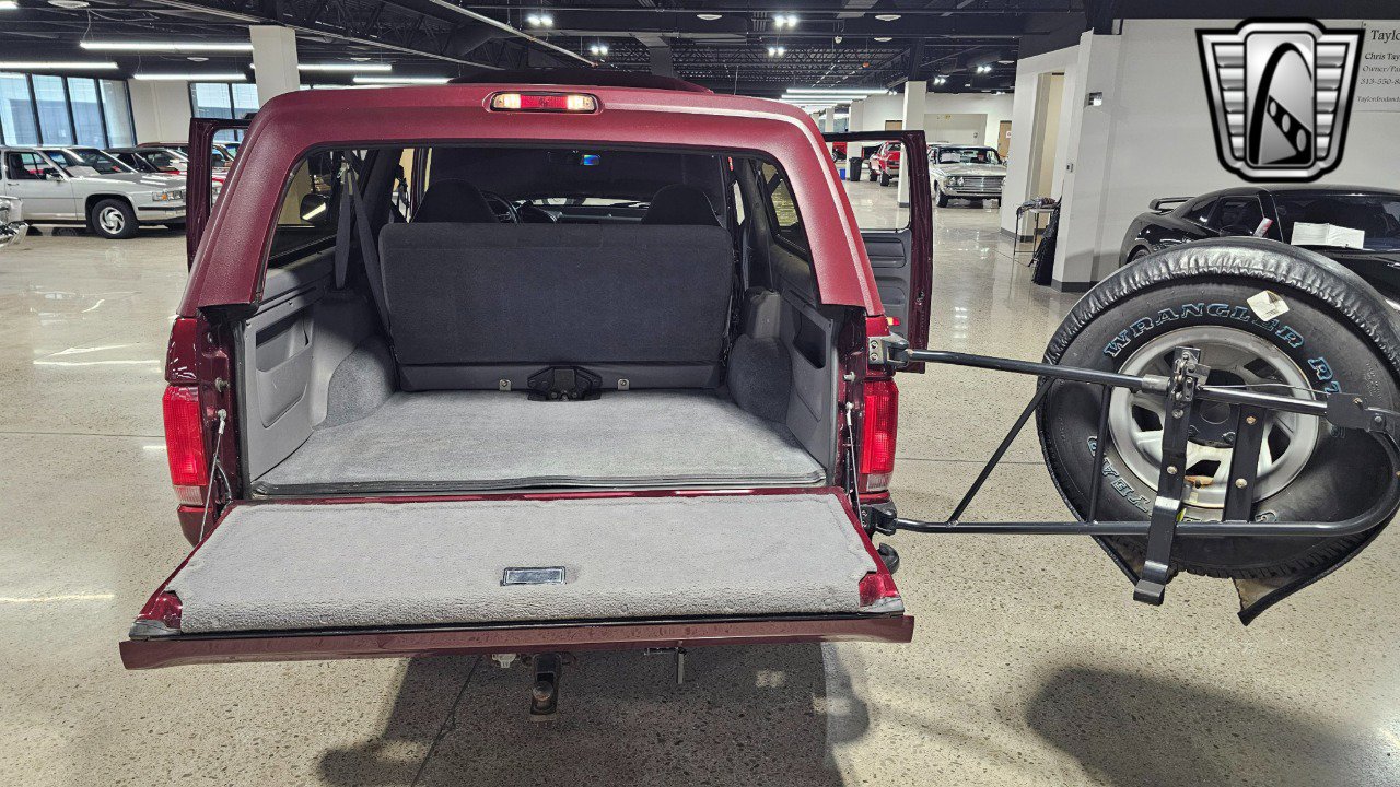 Used 1996 Ford Bronco XLT image 18
