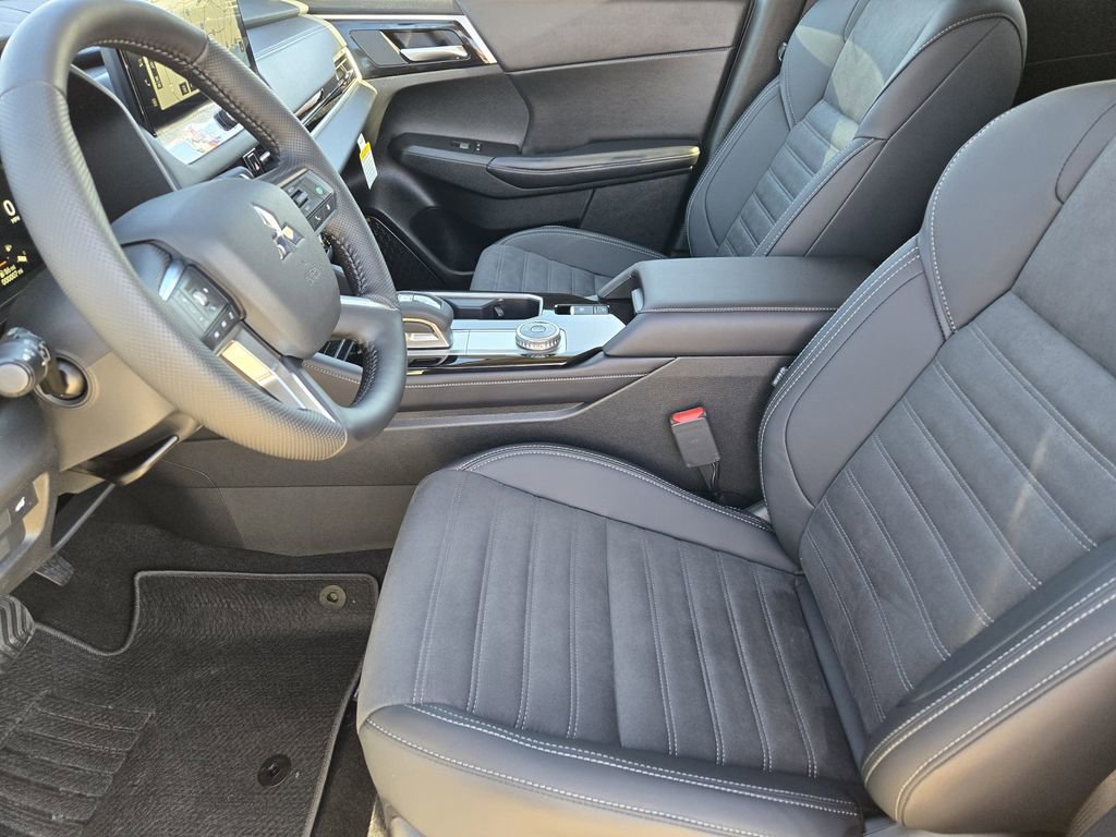 New 2026 Mitsubishi Outlander SE image 10