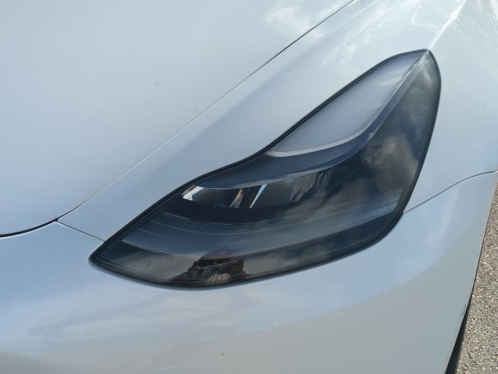 Used 2021 Tesla Model 3 Standard Range Plus image 11