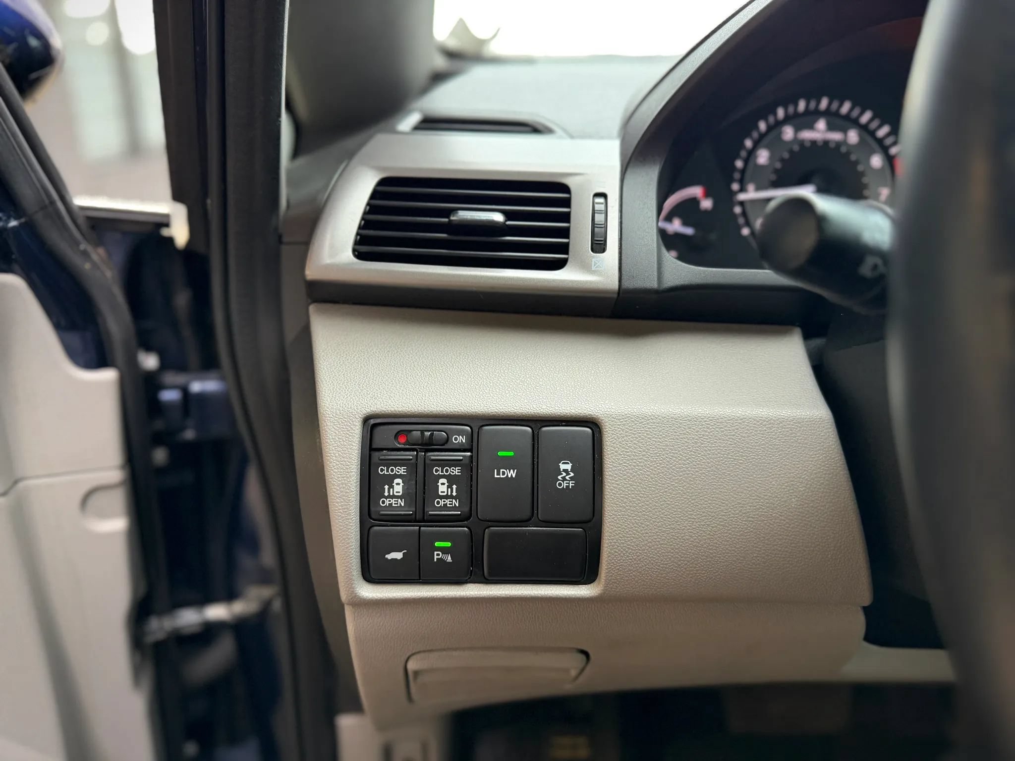 Used 2016 Honda Odyssey Touring image 8