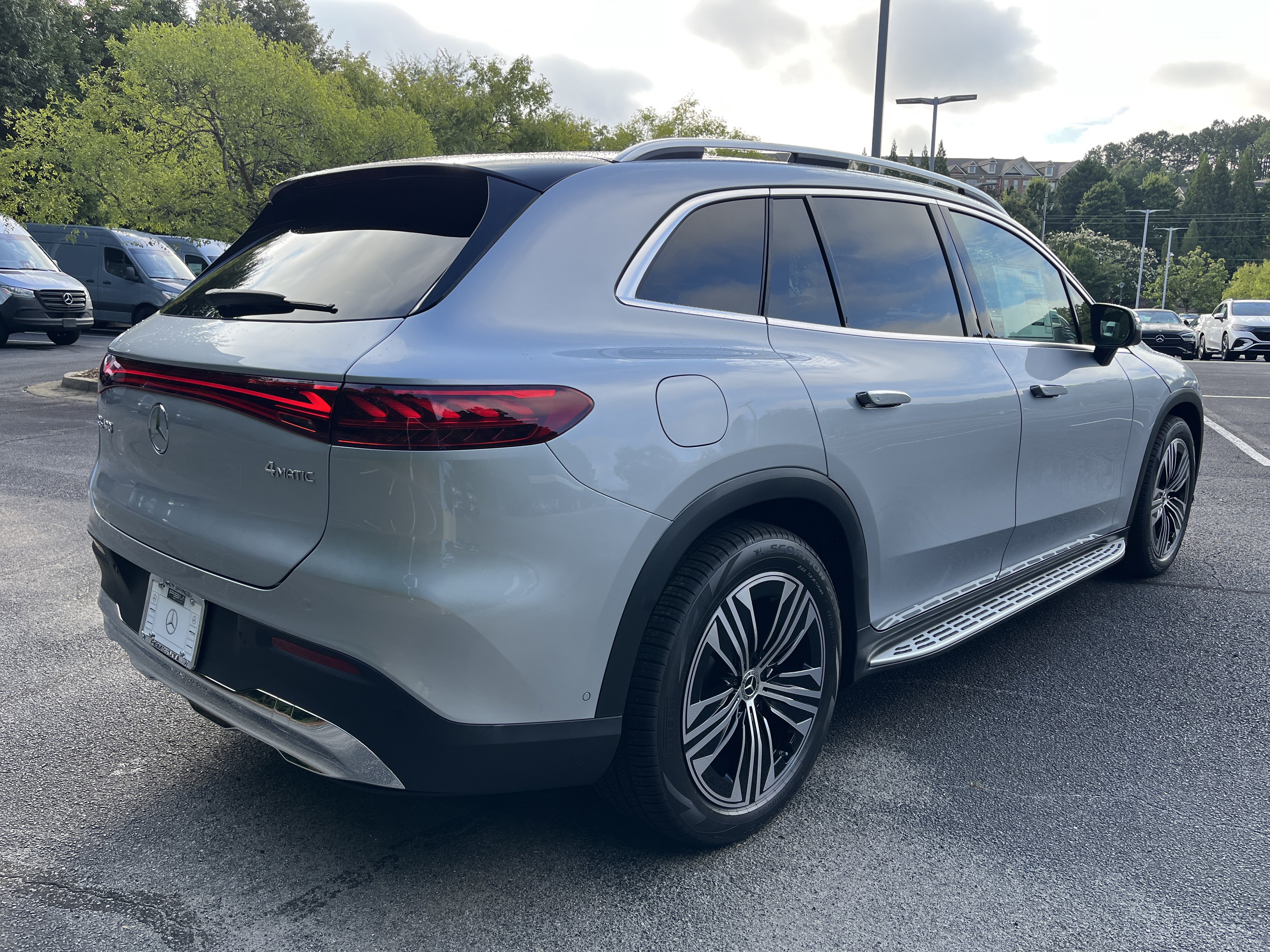 New 2027 Mercedes-Benz EQS 400 4MATIC SUV image 7