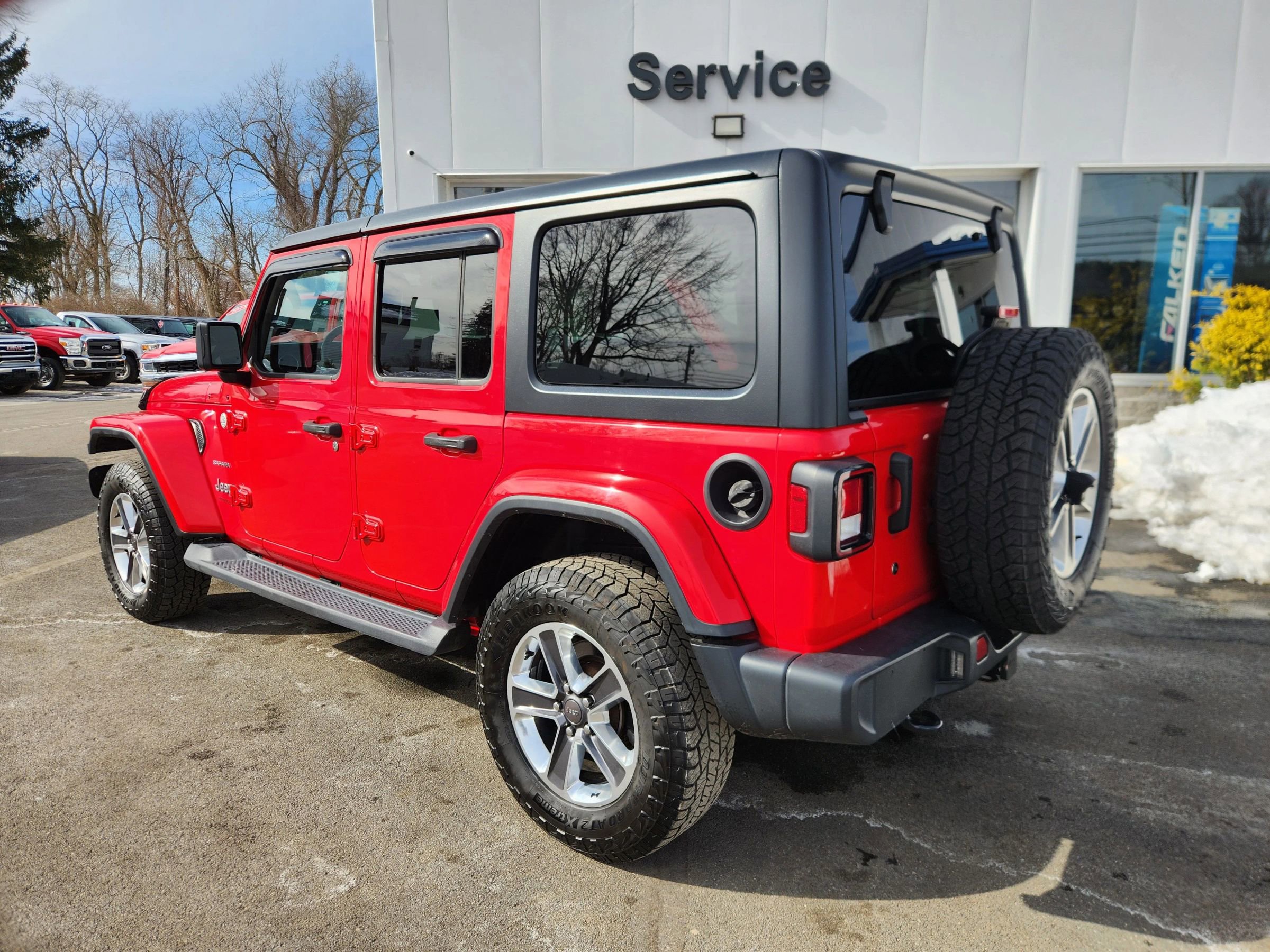 Used 2018 Jeep Wrangler Unlimited Sahara image 10