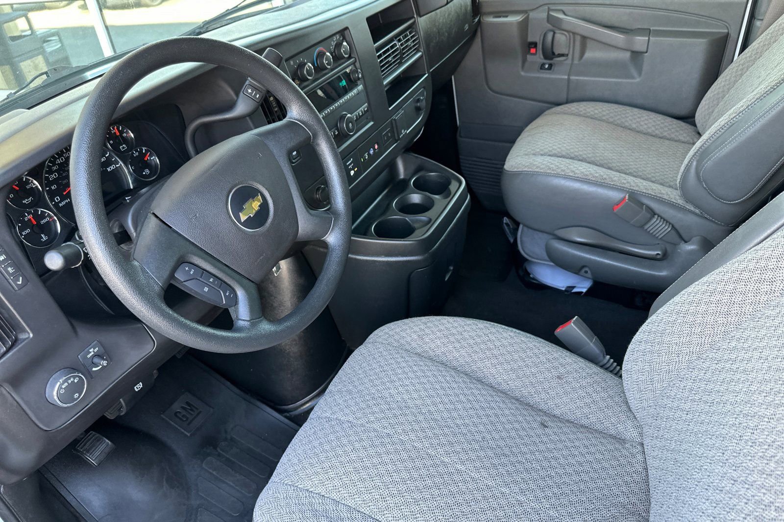 Certified 2025 Chevrolet Express 3500 LT w/ LT Preferred Equipment Group image 10