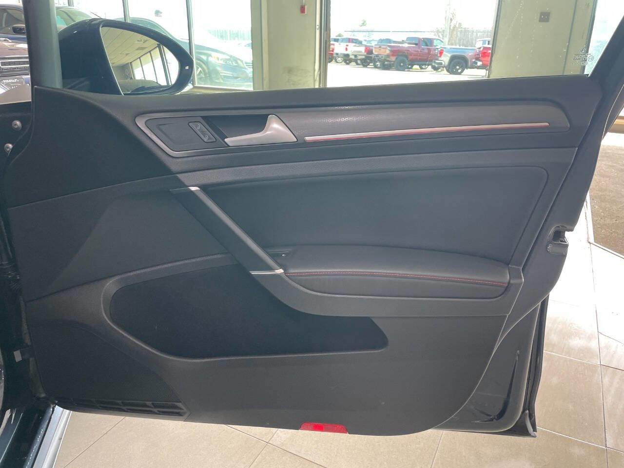 Used 2020 Volkswagen GTI SE image 26