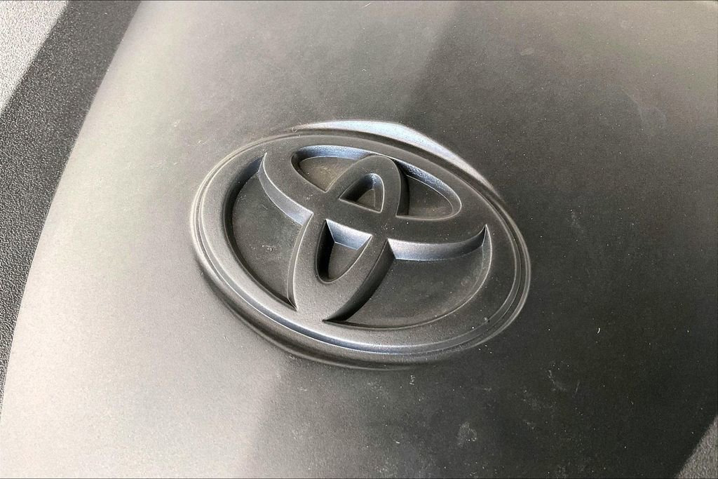 Used 2025 Toyota Camry SE image 42