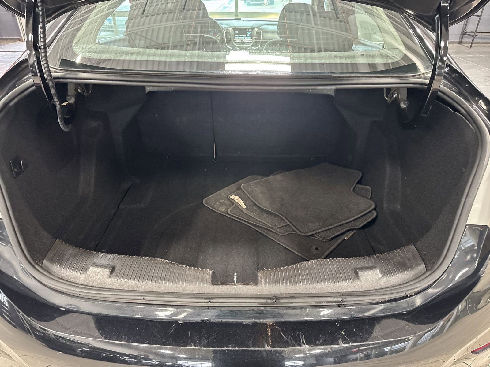 Used 2017 Chevrolet Cruze LT w/ Convenience Package image 38