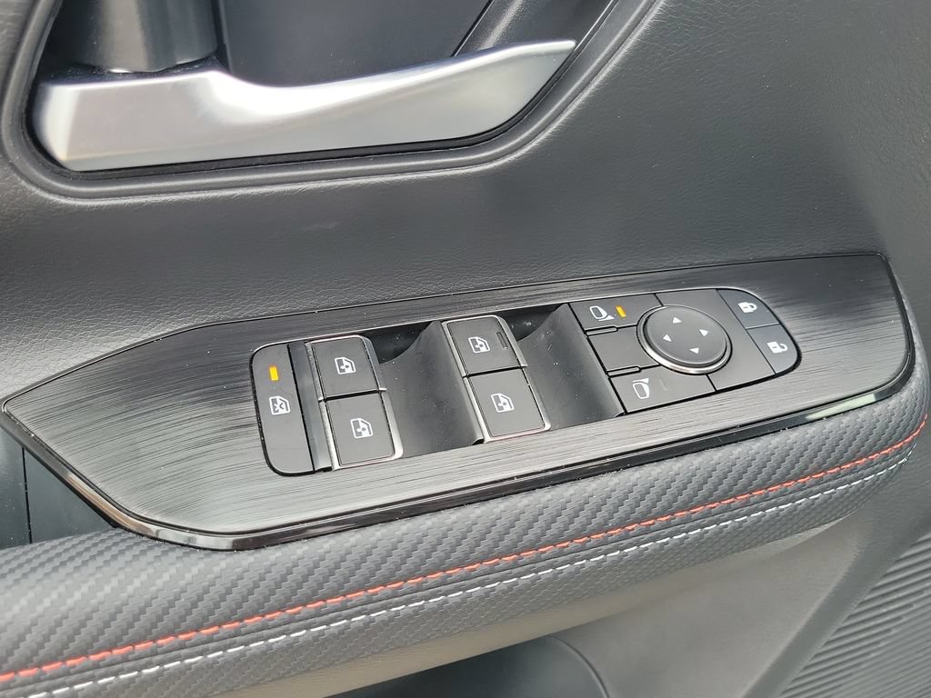 Used 2025 Nissan Kicks SR AWD/4WD image 10
