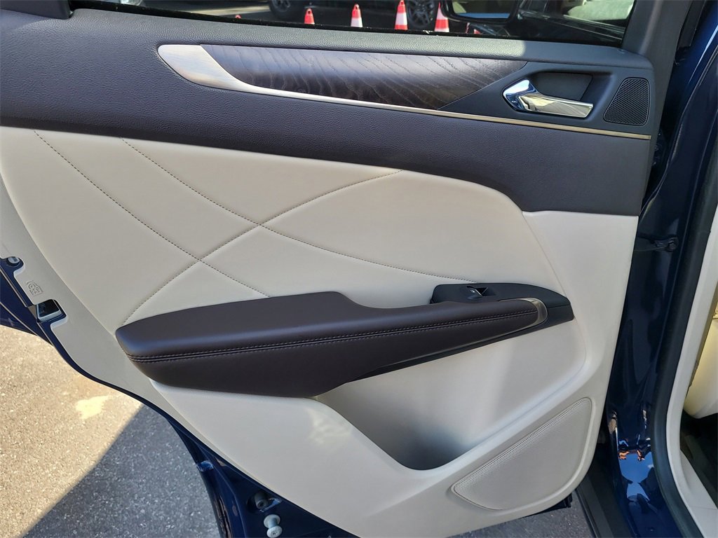 Used 2018 Lincoln MKC Reserve w/ Lincoln MKC Climate Package image 10