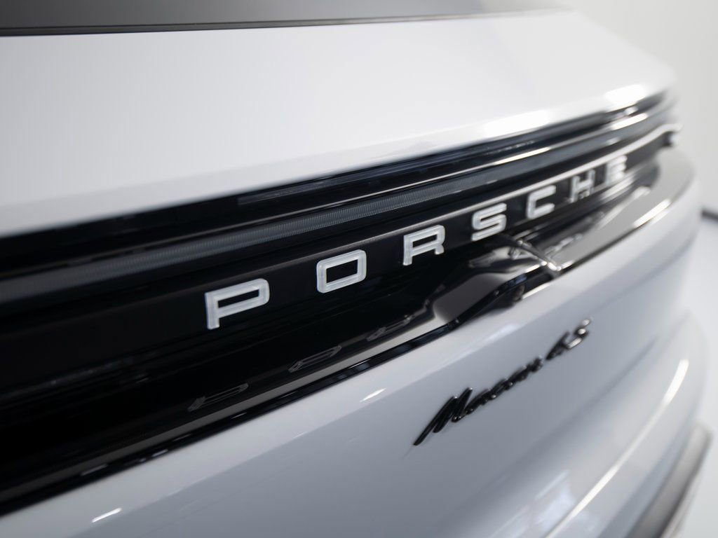 New 2026 Porsche Macan 4S Electric image 38