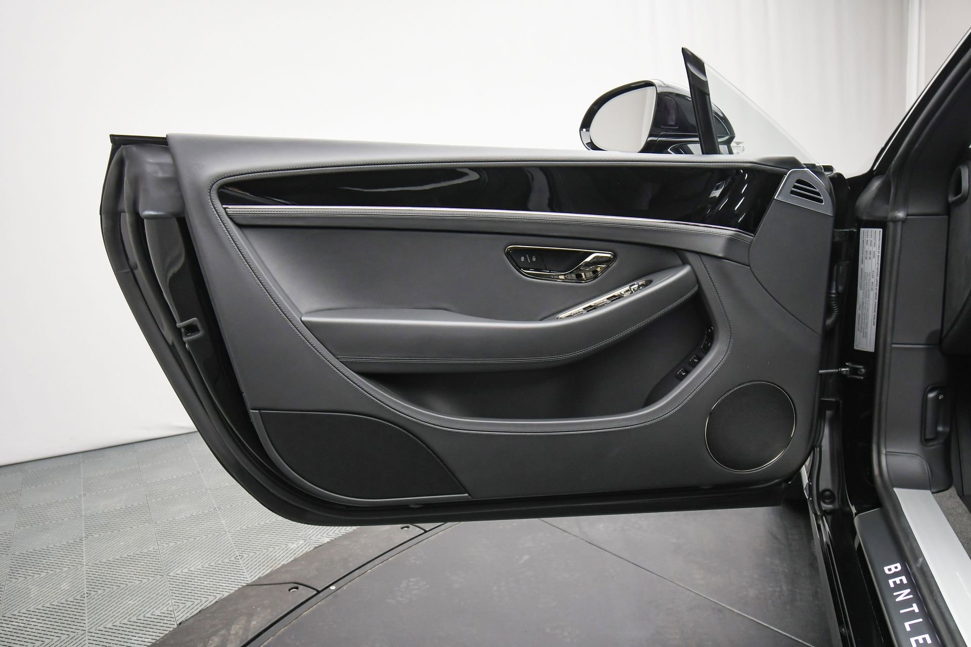 New 2026 Bentley Continental GTC AWD/4WD image 39