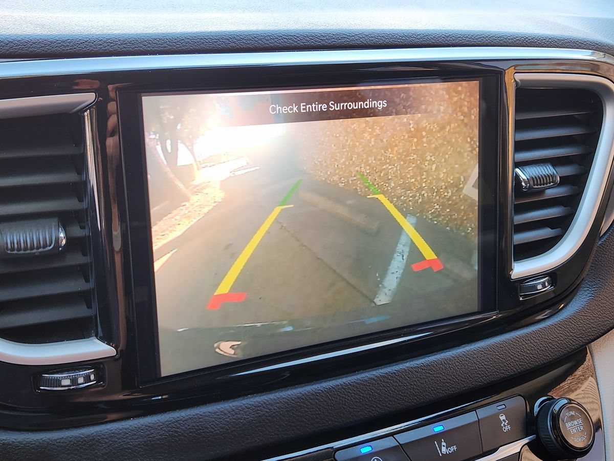 Used 2022 Chrysler Pacifica Touring-L FWD image 37