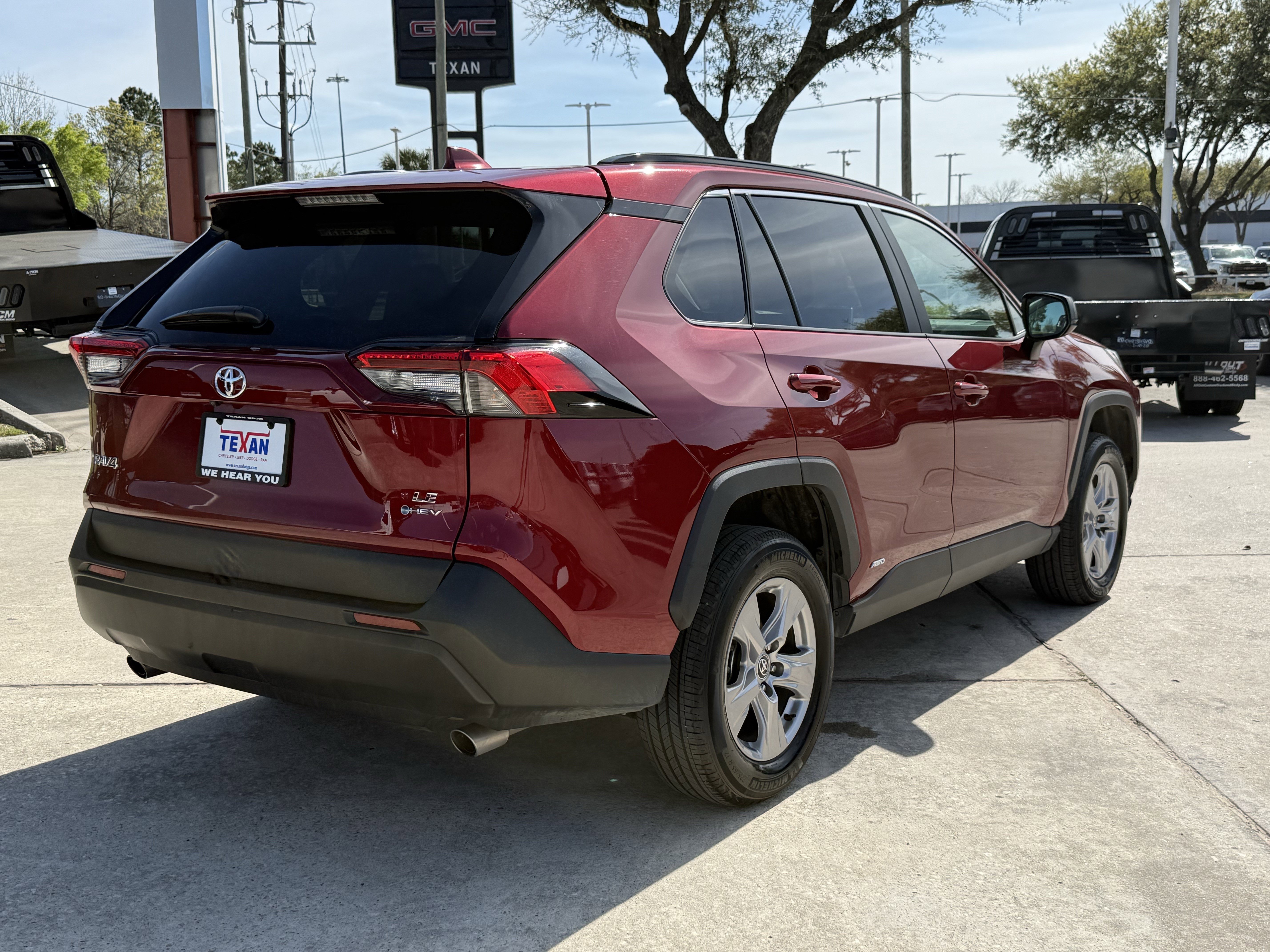 Used 2025 Toyota RAV4 LE image 5
