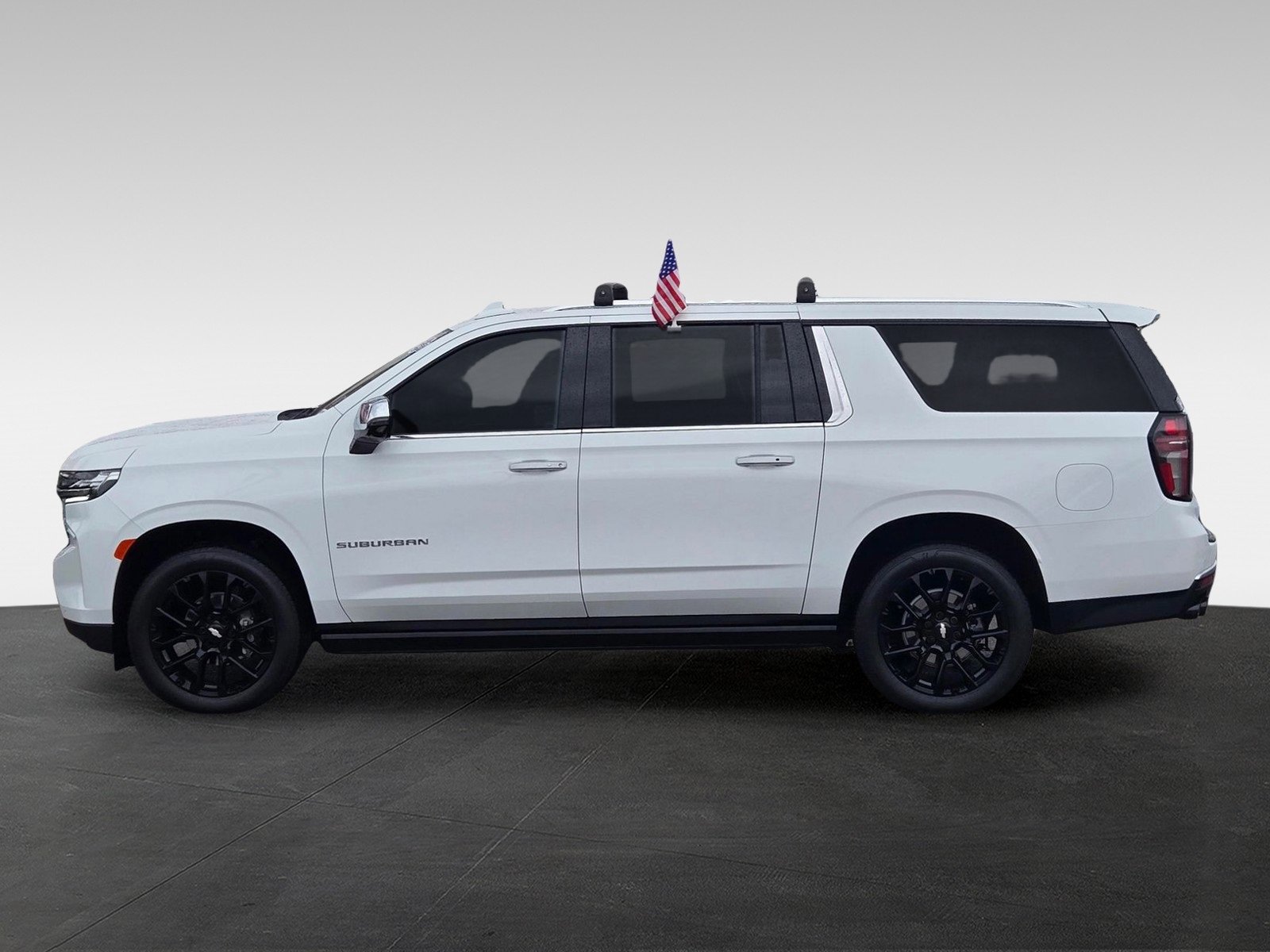 Used 2024 Chevrolet Suburban Premier image 8