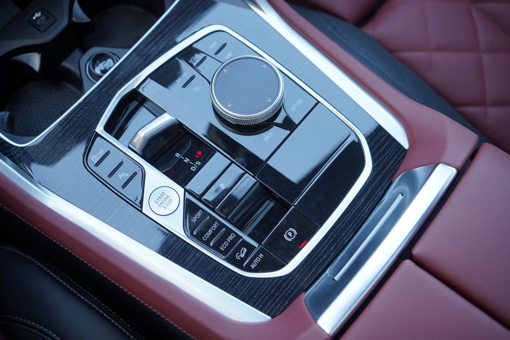 New 2026 BMW X6 xDrive40i w/ Climate Comfort Package image 18