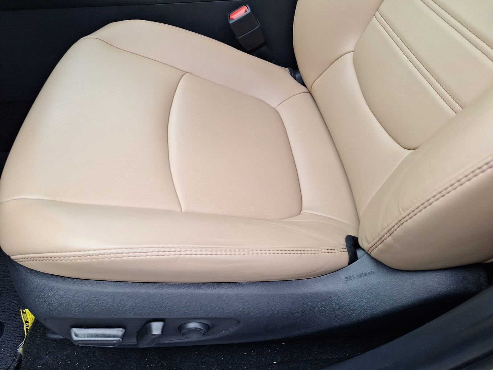 Used 2024 Toyota RAV4 XLE Premium image 16