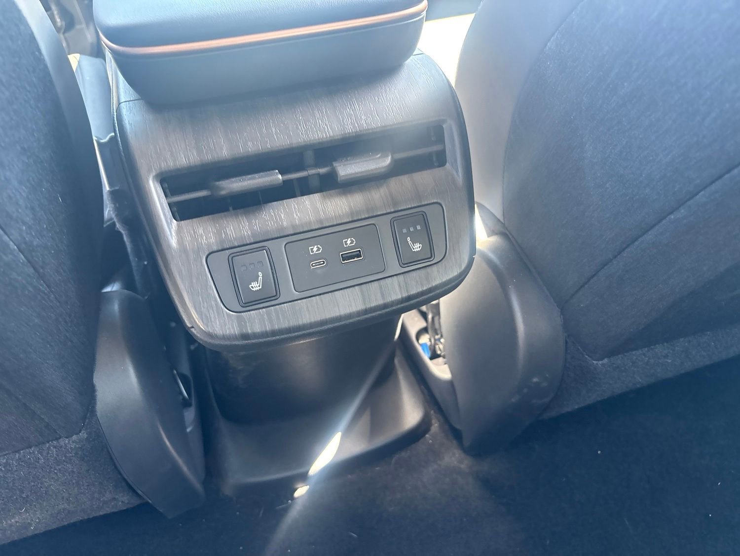 Used 2023 Nissan Ariya AWD image 15