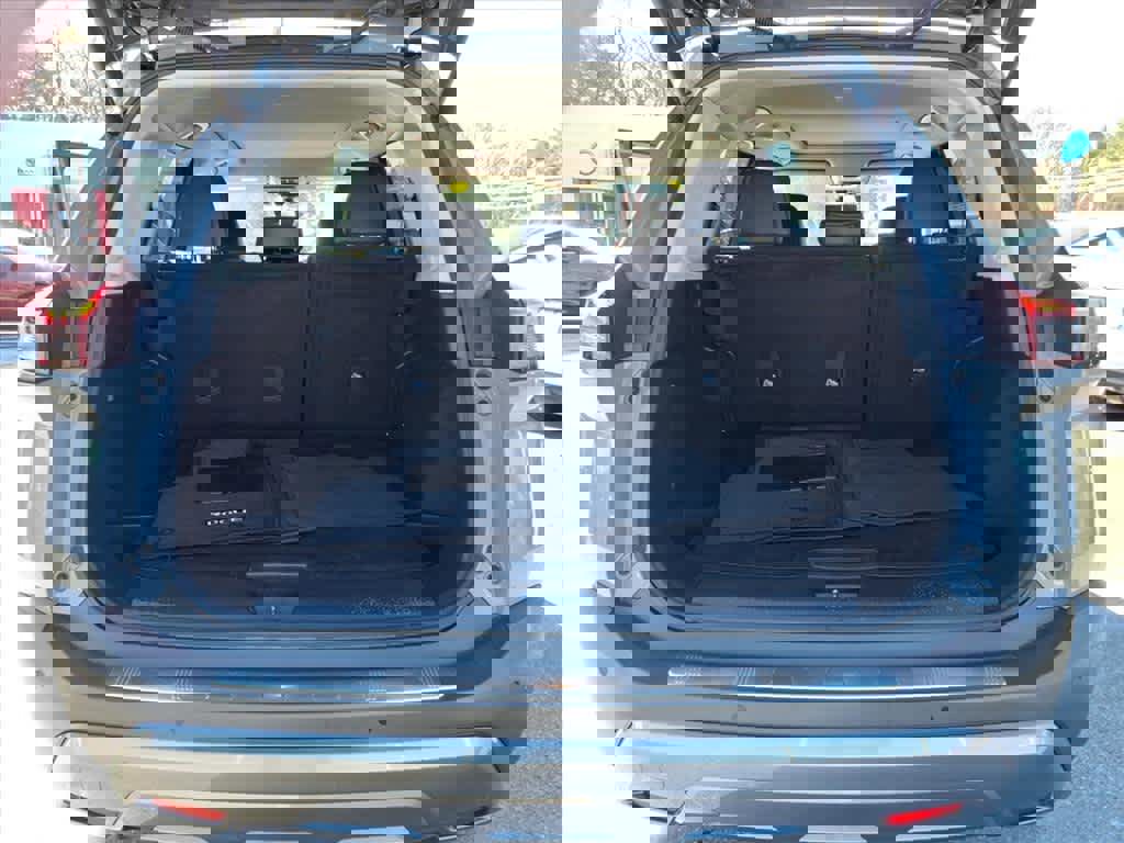 Certified 2023 Nissan Rogue SL w/ SL Premium Package image 16