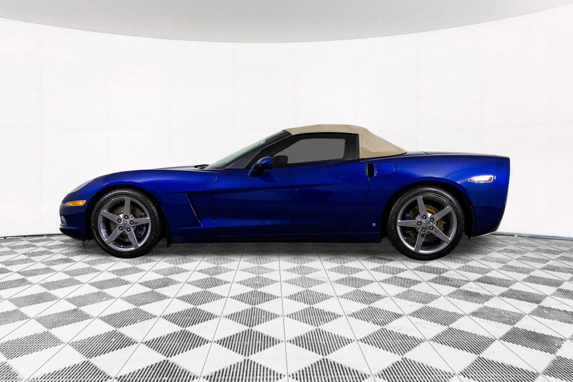 Used 2006 Chevrolet Corvette Convertible w/ Preferred Equipment Group image 10