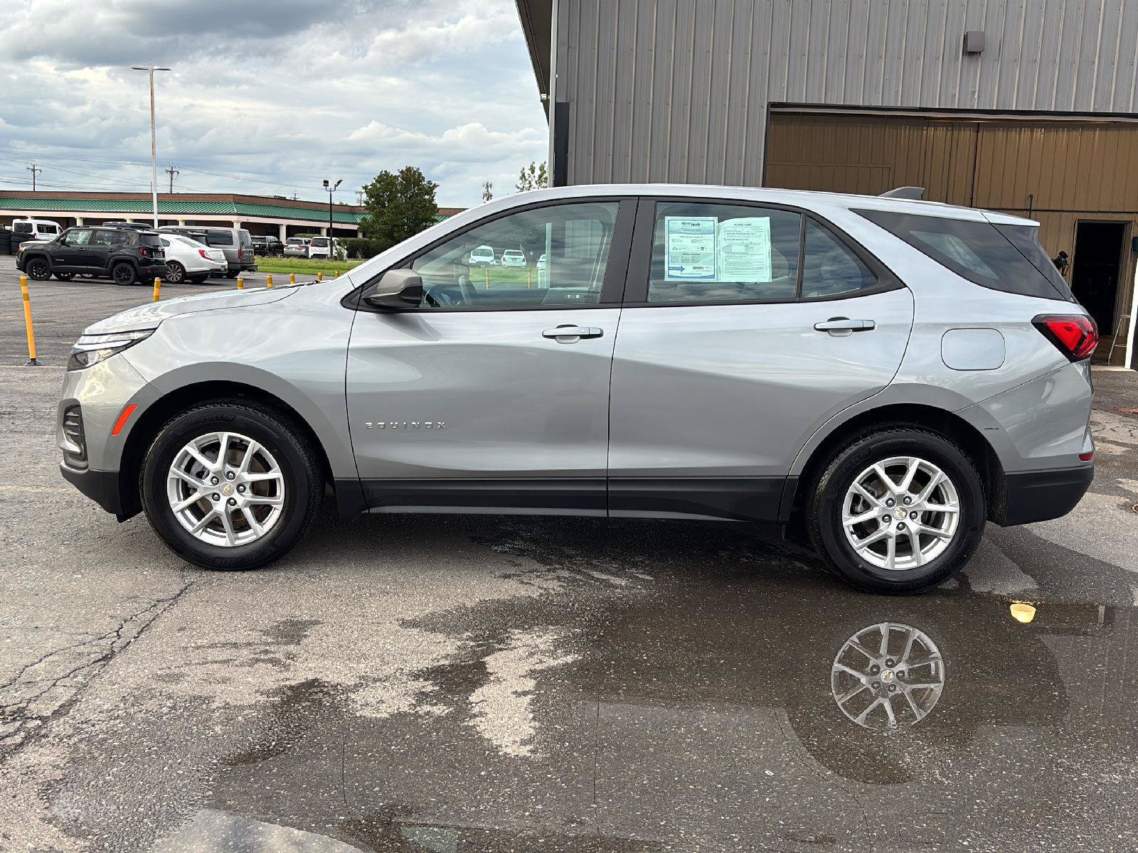 Used 2024 Chevrolet Equinox LS FWD image 5