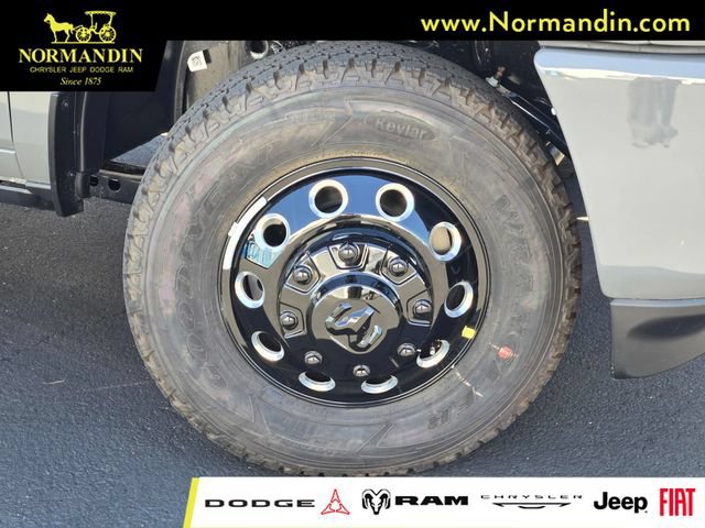 New 2026 RAM 3500 Laramie AWD/4WD image 5