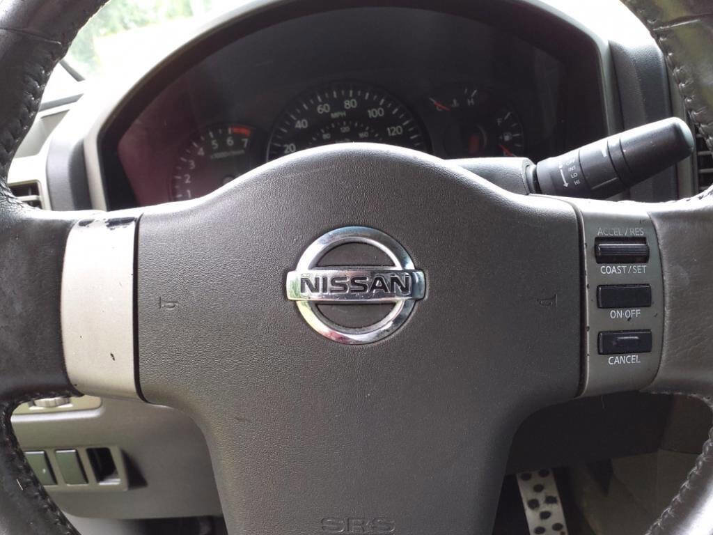 Used 2006 Nissan Titan SE image 12