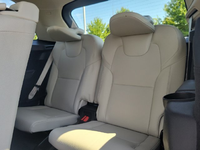 Used 2021 Volvo XC90 T6 Momentum w/ Advanced Package AWD/4WD image 10