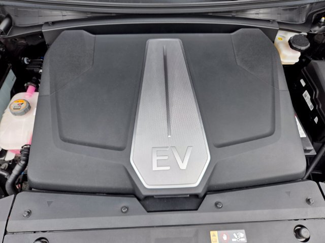 Used 2024 Kia EV6 Light RWD image 18