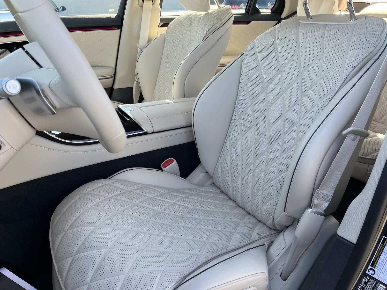 Used 2025 Mercedes-Benz S 580e 4MATIC Sedan image 23