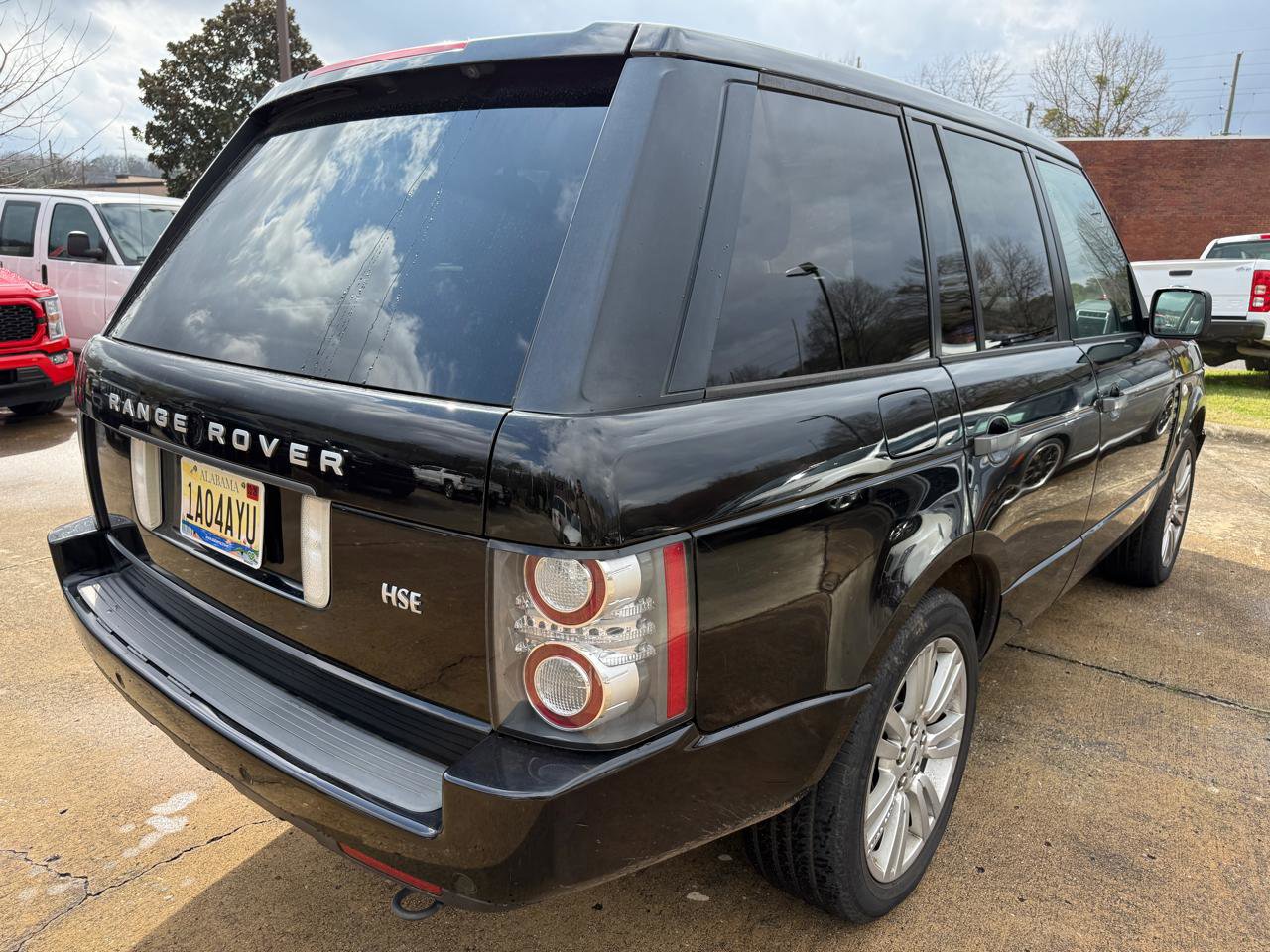 Used 2011 Land Rover Range Rover HSE image 5