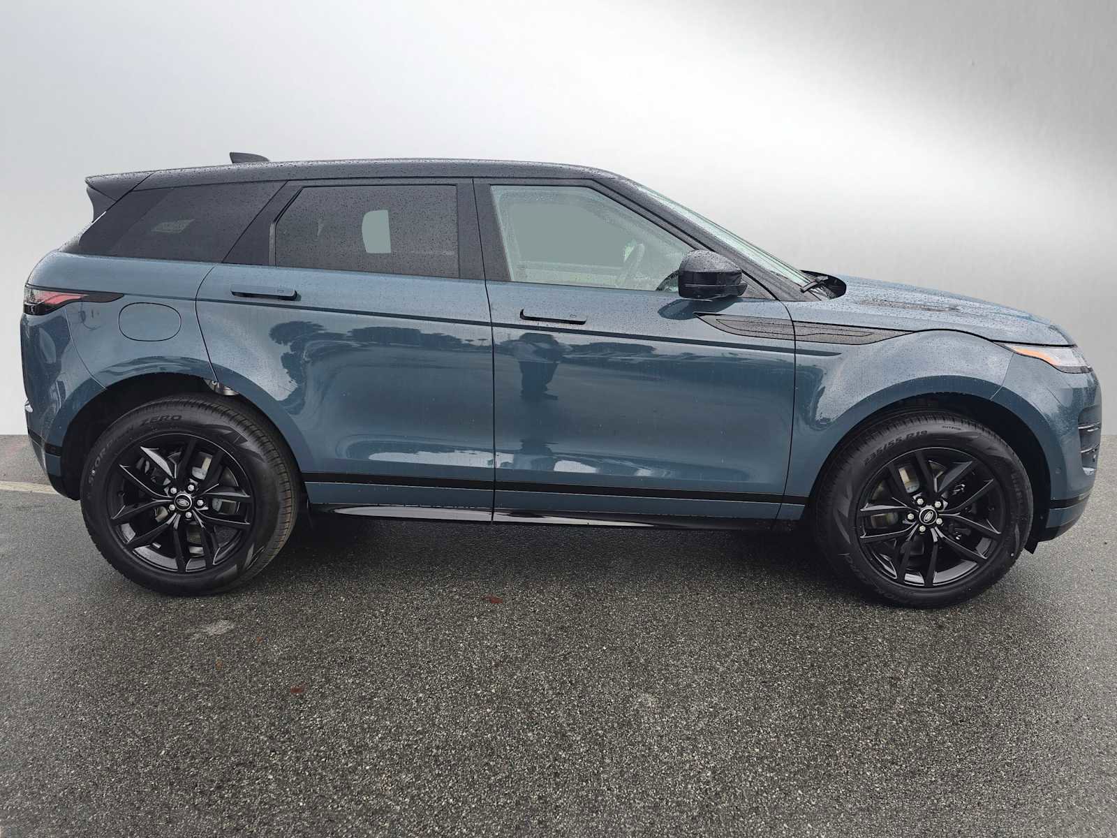 New 2026 Land Rover Range Rover Evoque Dynamic SE AWD/4WD image 6