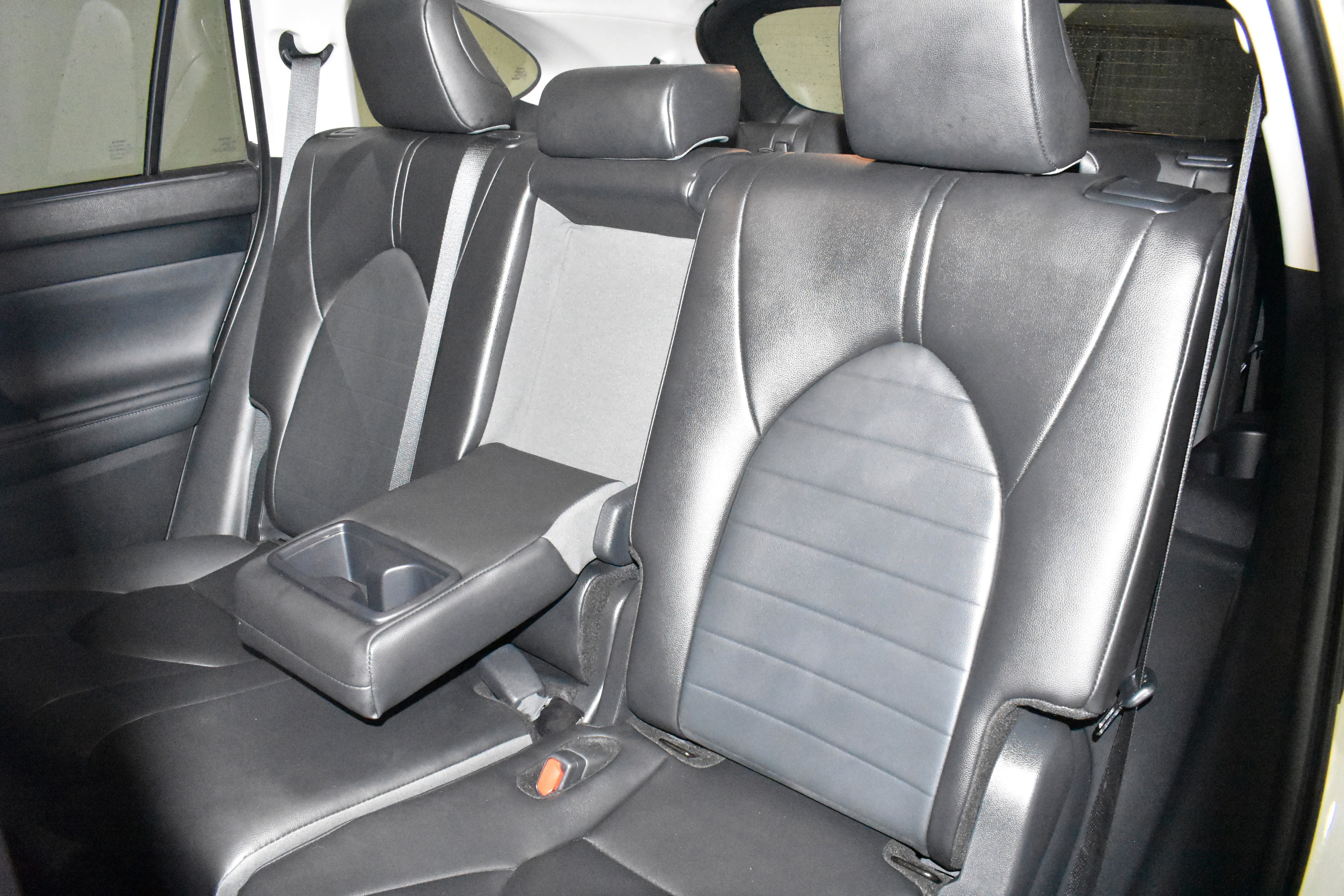 Used 2025 Toyota Highlander XLE FWD image 29