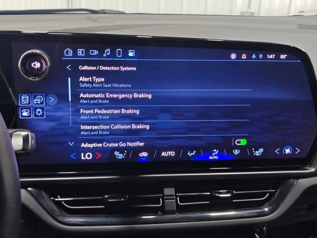 Used 2024 Chevrolet Equinox EV RS FWD image 47