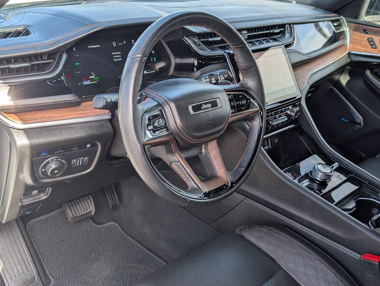 Used 2023 Jeep Grand Cherokee Summit w/ Advanced Protech Group IV AWD/4WD image 14