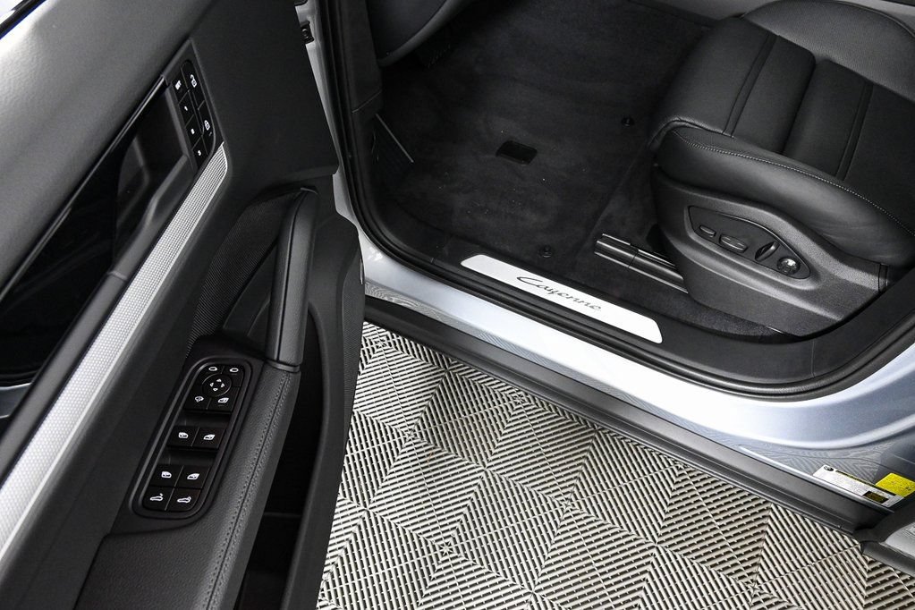 Used 2026 Porsche Cayenne Coupe AWD/4WD image 8