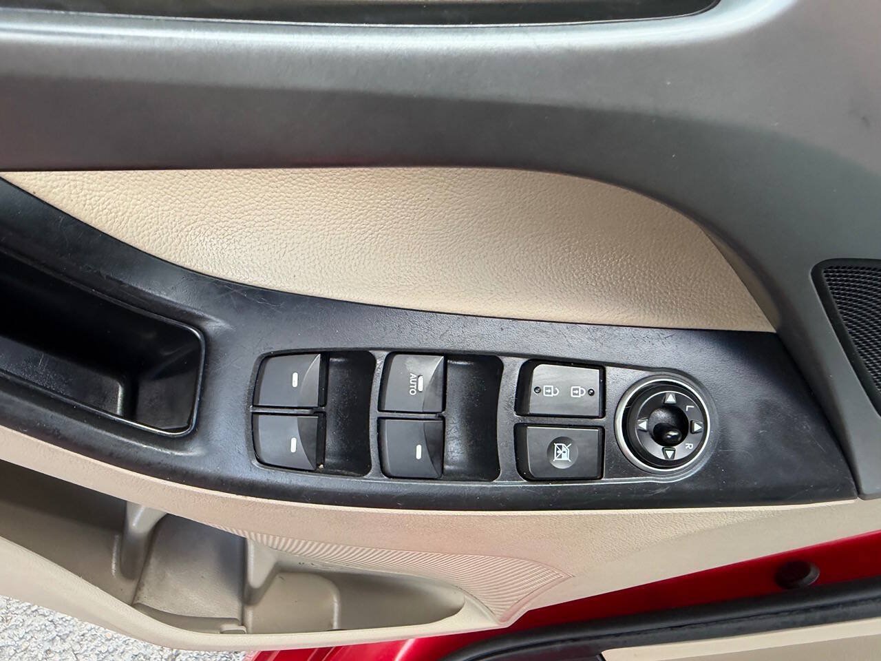 Used 2014 Hyundai Elantra Sport FWD image 19