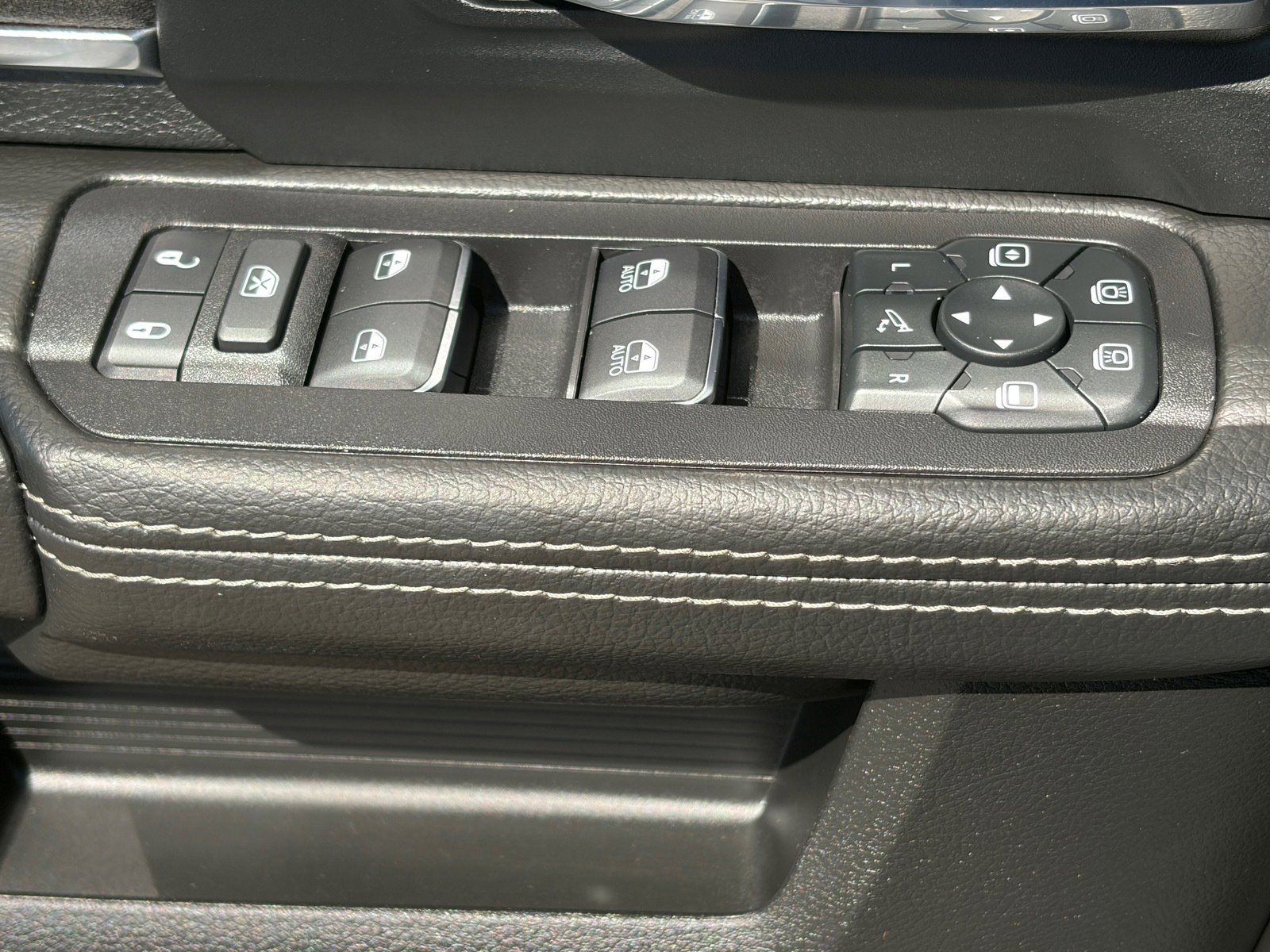 Used 2026 RAM 3500 Laramie w/ Max Tow Package image 13