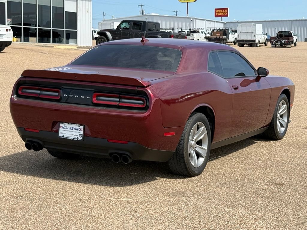 Used 2021 Dodge Challenger SXT RWD image 4