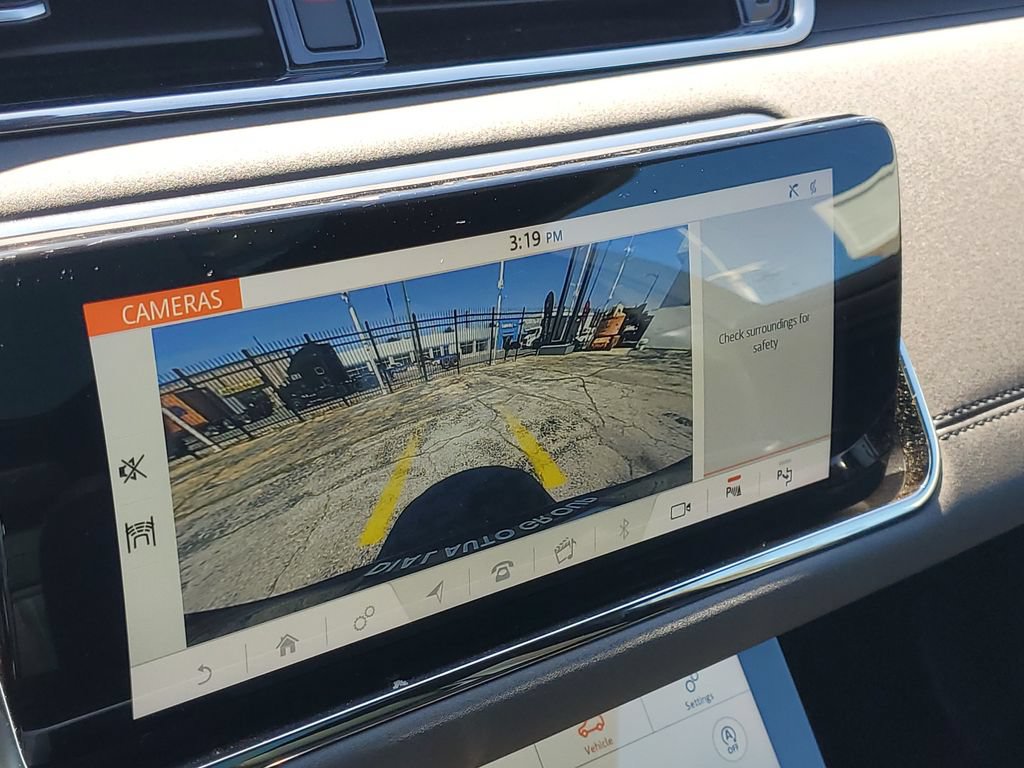 Used 2020 Land Rover Range Rover Evoque R-Dynamic SE AWD/4WD image 32