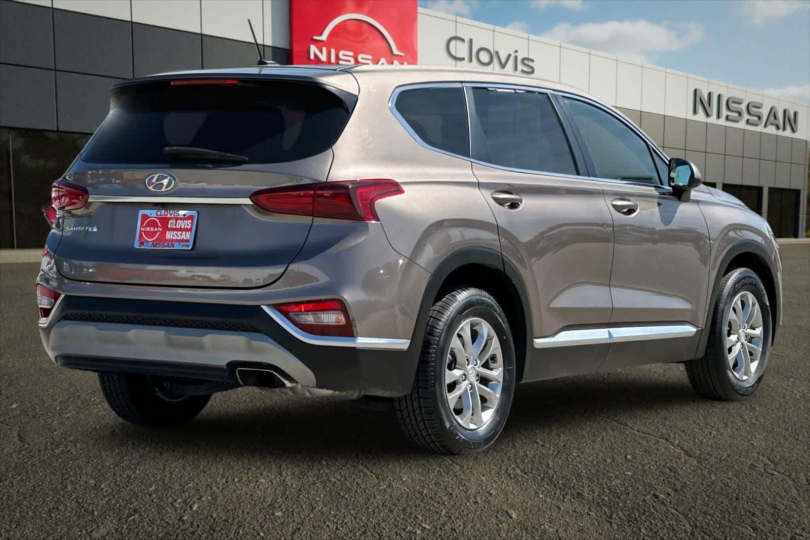 Used 2019 Hyundai Santa Fe SE FWD image 3