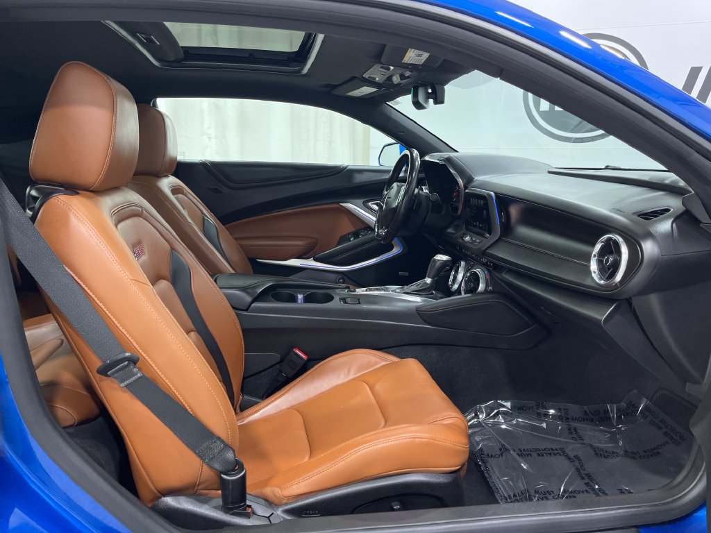 Used 2018 Chevrolet Camaro SS RWD image 31